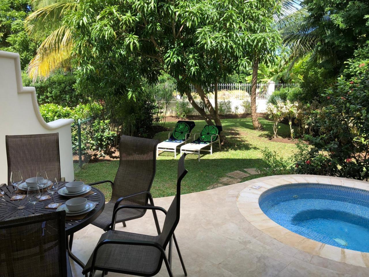 Villa Battaleys Mews *